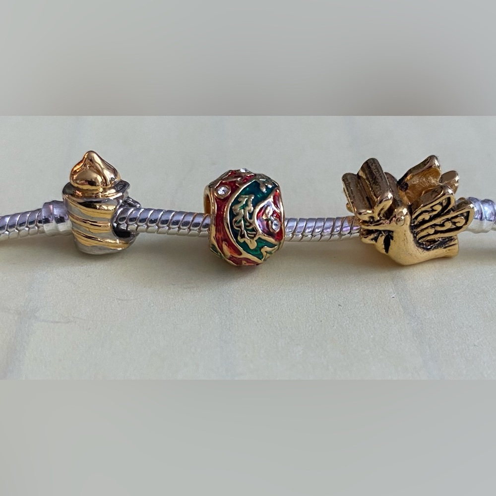 NEW Genuine Pugster snake chain bracelet Christmas charms